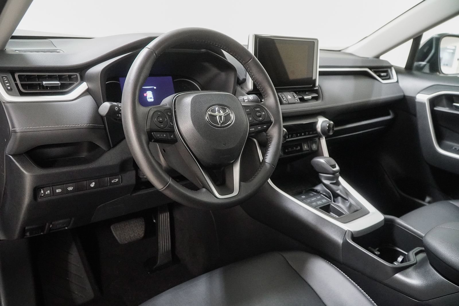 Used 2024 Toyota RAV4 XLE Premium w/ Weather Package AWD/4WD image 22