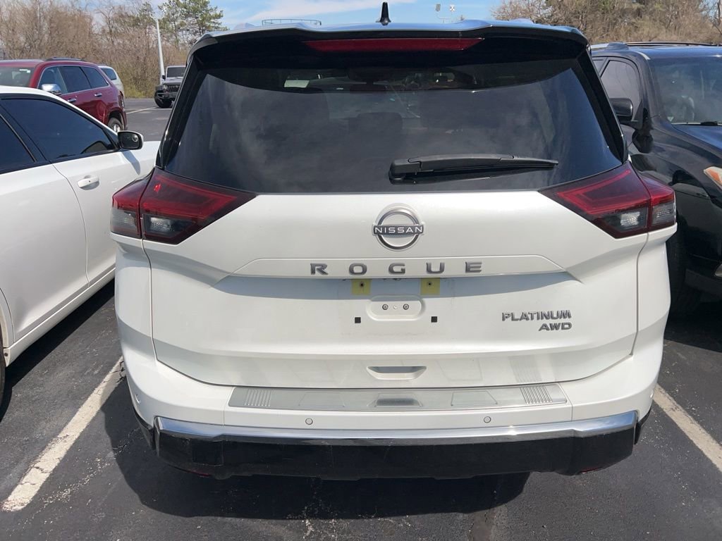 Used 2024 Nissan Rogue Platinum w/ Platinum Premium Package image 6