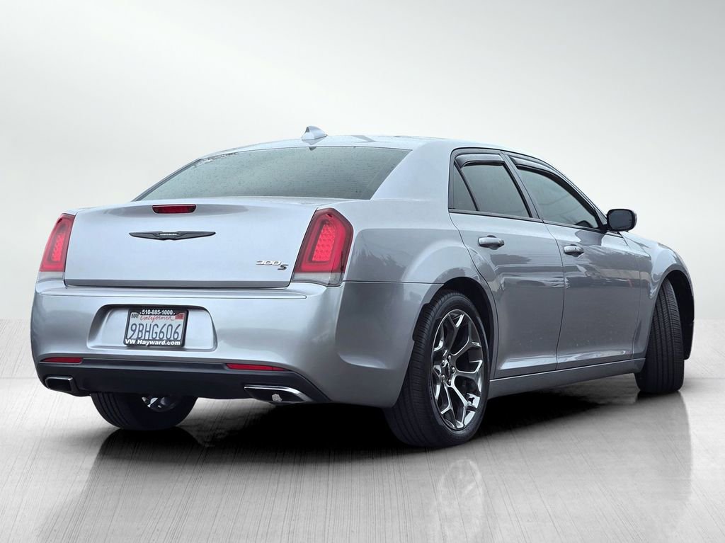 Used 2017 Chrysler 300 S image 4