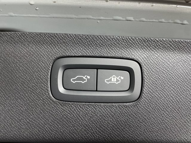 Certified 2025 Volvo XC90 T8 Plus w/ Protection Package Premier AWD/4WD image 18