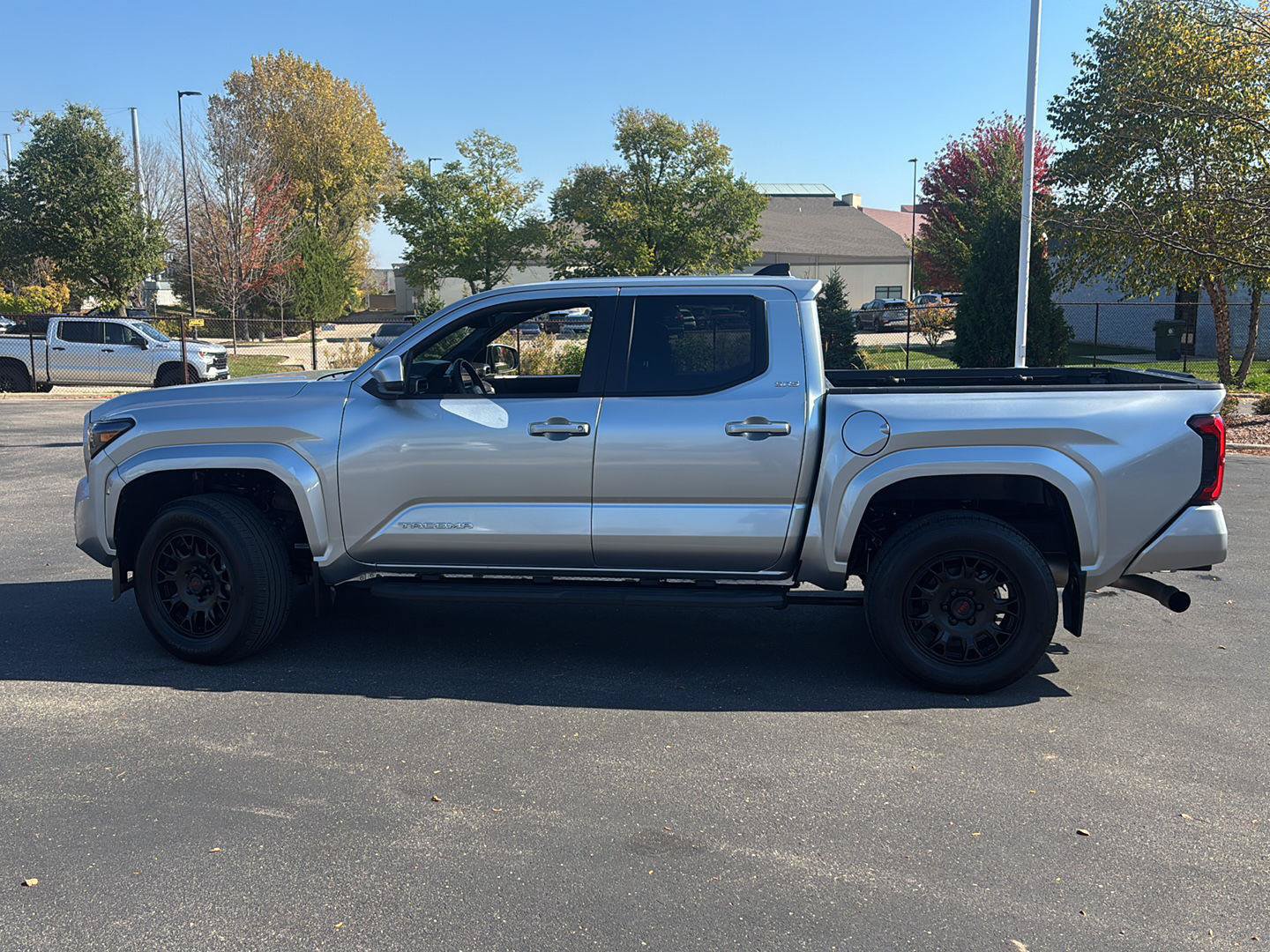 Used 2024 Toyota Tacoma SR5 AWD/4WD image 21
