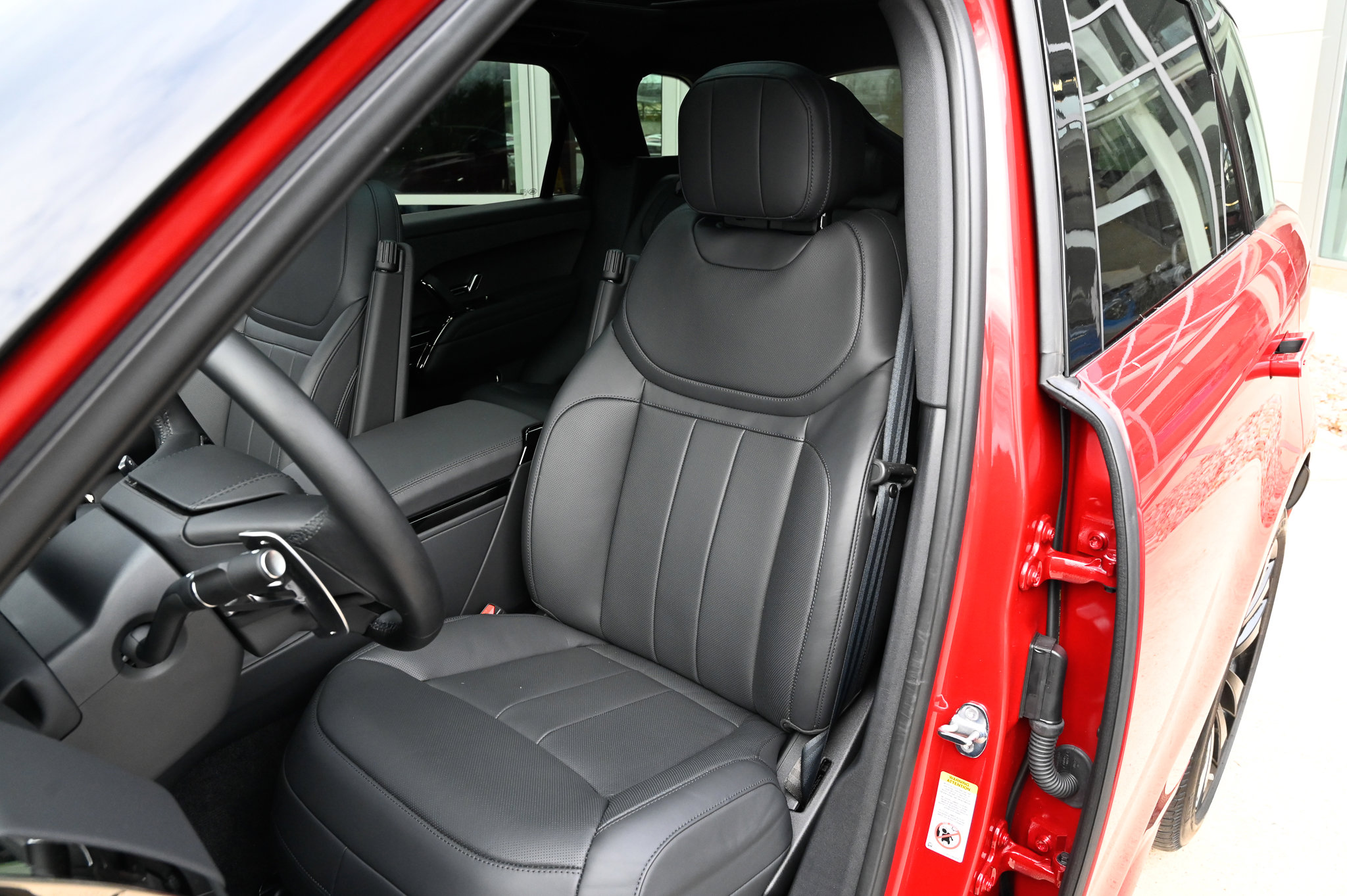 Used 2025 Land Rover Range Rover Sport Dynamic SE image 18