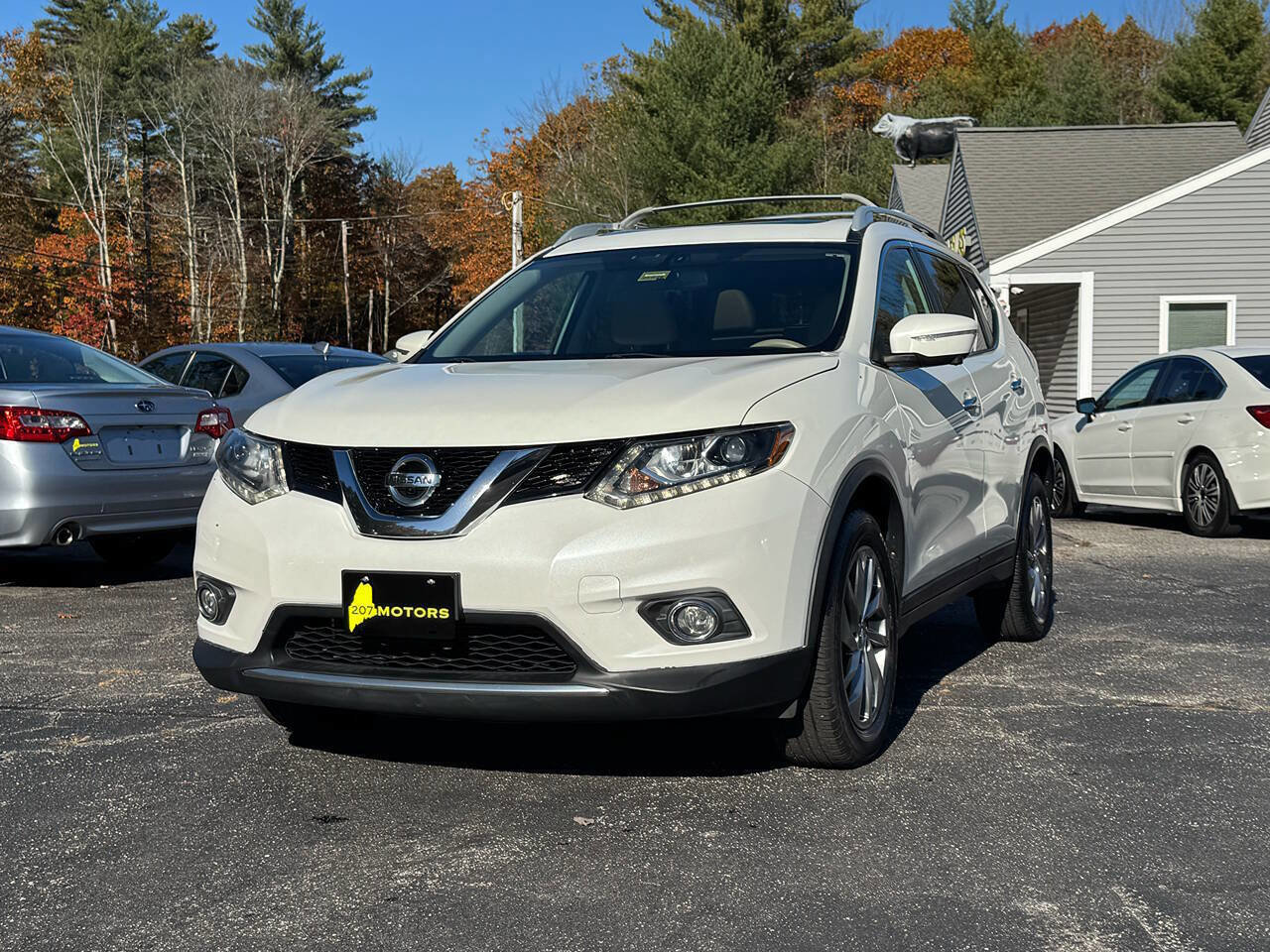Used 2015 Nissan Rogue SL w/ SL Premium Package image 2