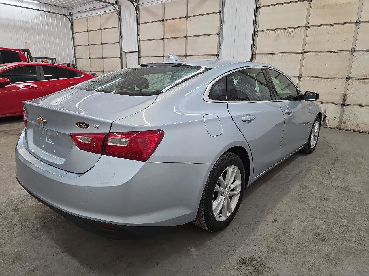Used 2018 Chevrolet Malibu LT FWD image 17
