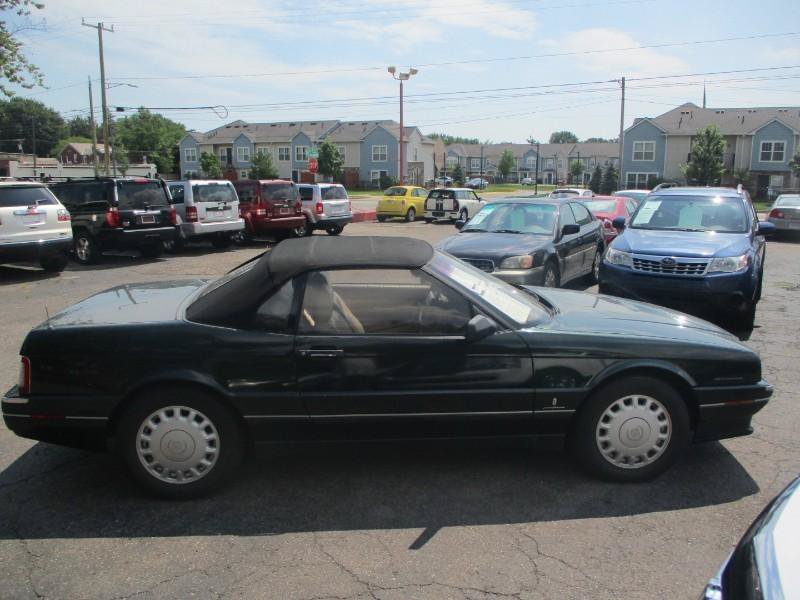 Used 1993 Cadillac Allante FWD image 2