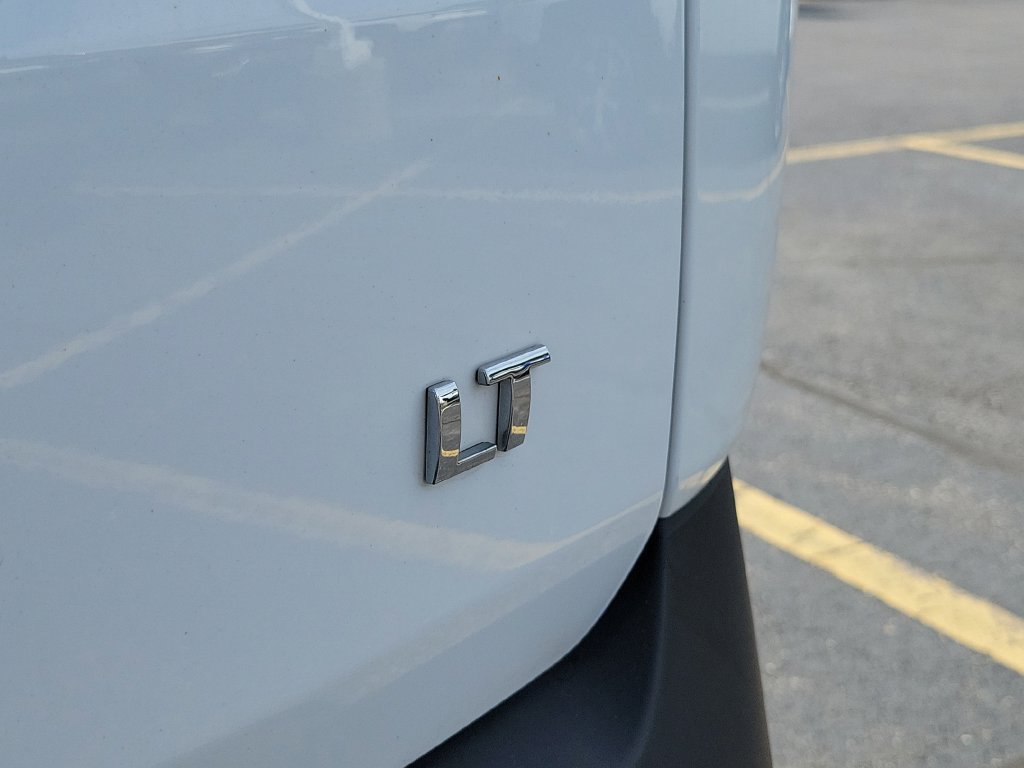 Used 2023 Chevrolet Traverse LT FWD image 10