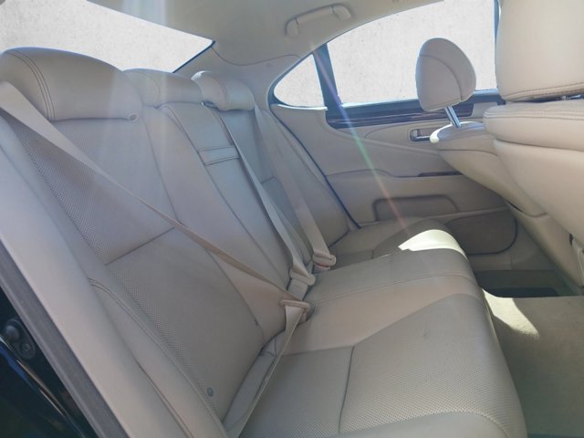 Used 2015 Lexus LS 460 w/ Comfort Package RWD image 20