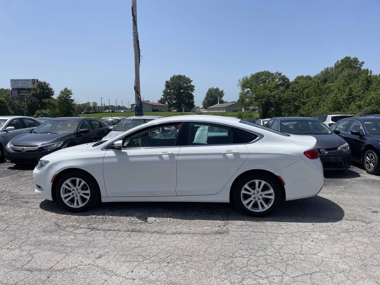 Used 2015 Chrysler 200 Limited FWD image 3