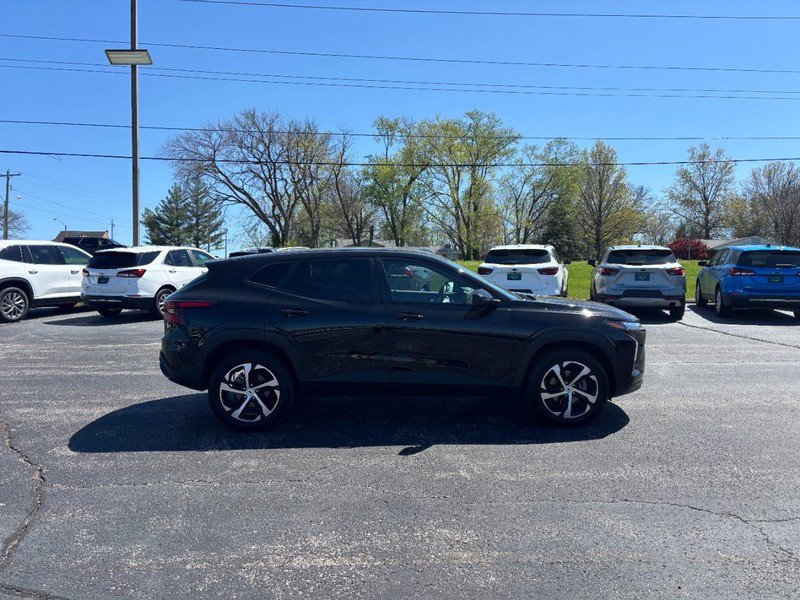 Certified 2024 Chevrolet Trax RS w/ Driver Confidence Package image 6
