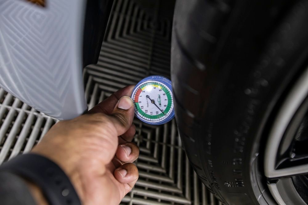 Used 2023 BMW M2 w/ Lighting Package image 40