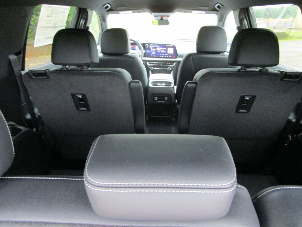 New 2026 Chevrolet Traverse LT FWD image 10