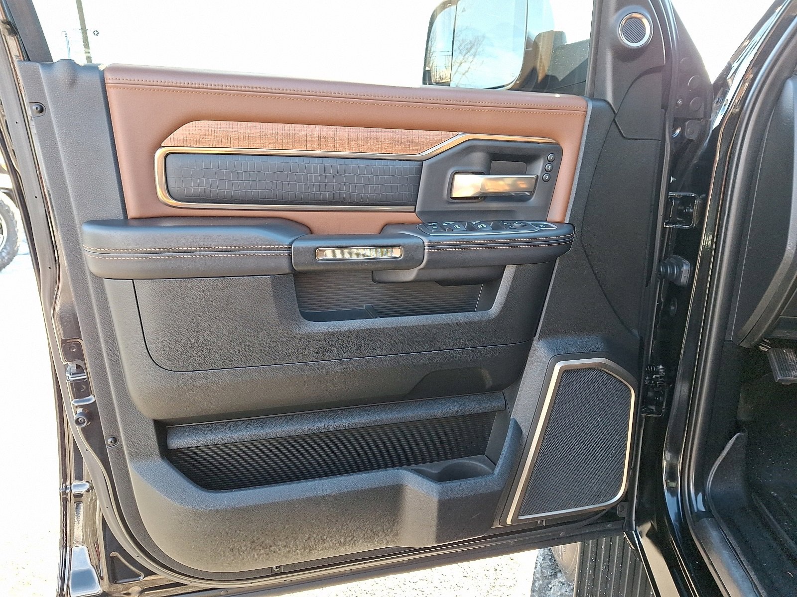 Used 2022 RAM 3500 Limited image 14