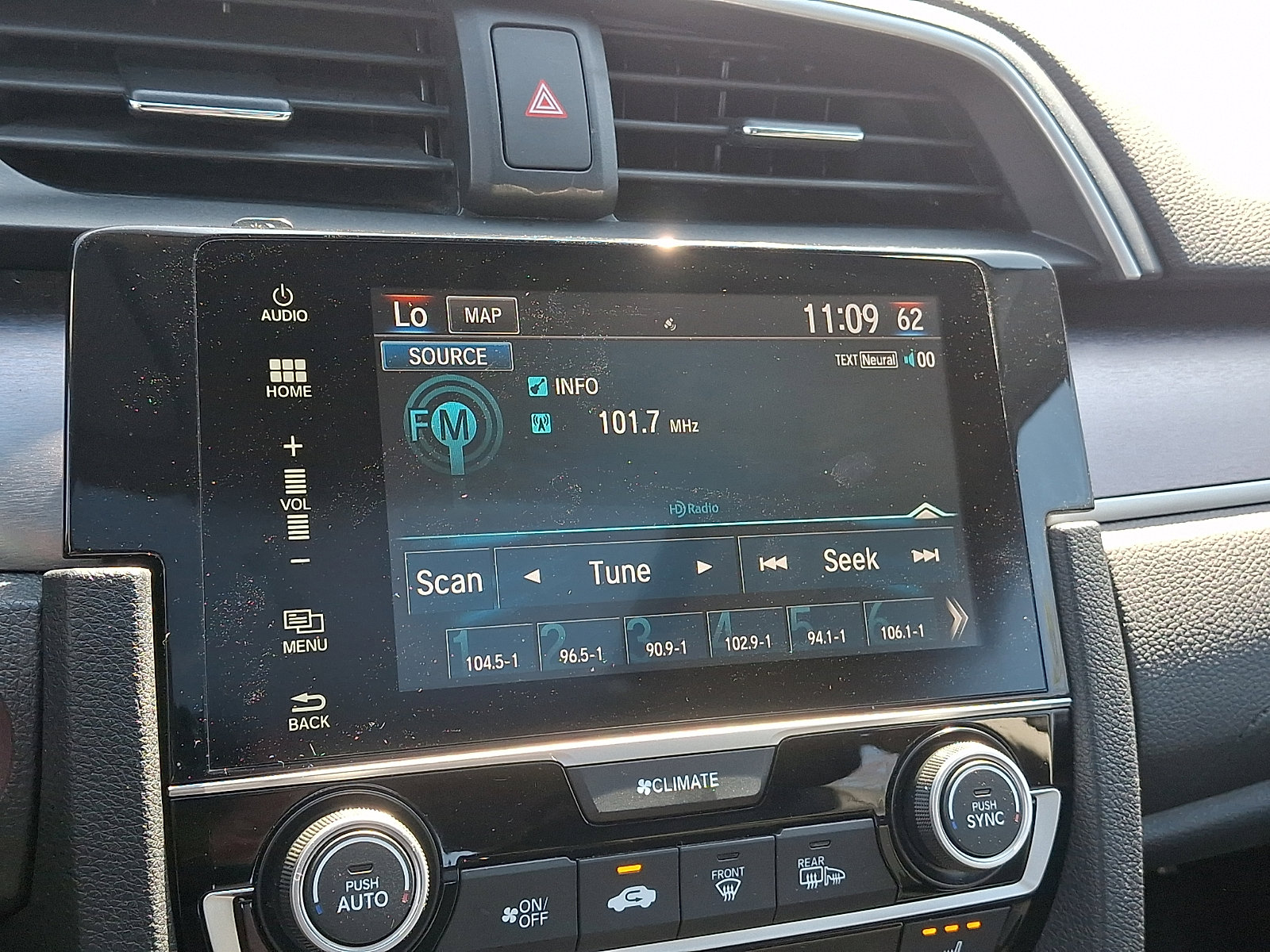 Used 2018 Honda Civic Touring image 17