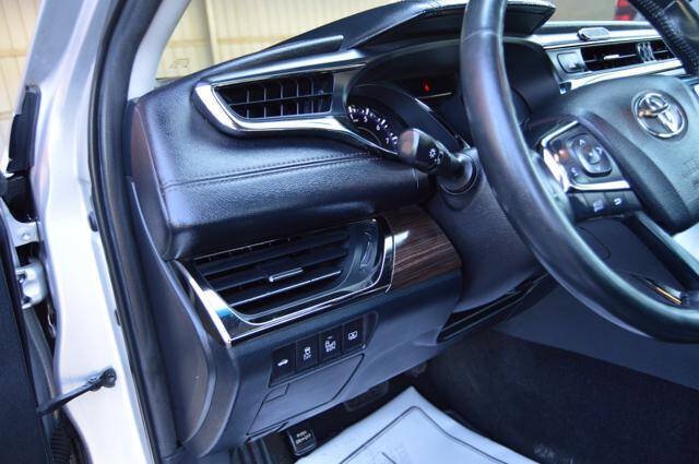 Used 2014 Toyota Avalon Limited FWD image 29