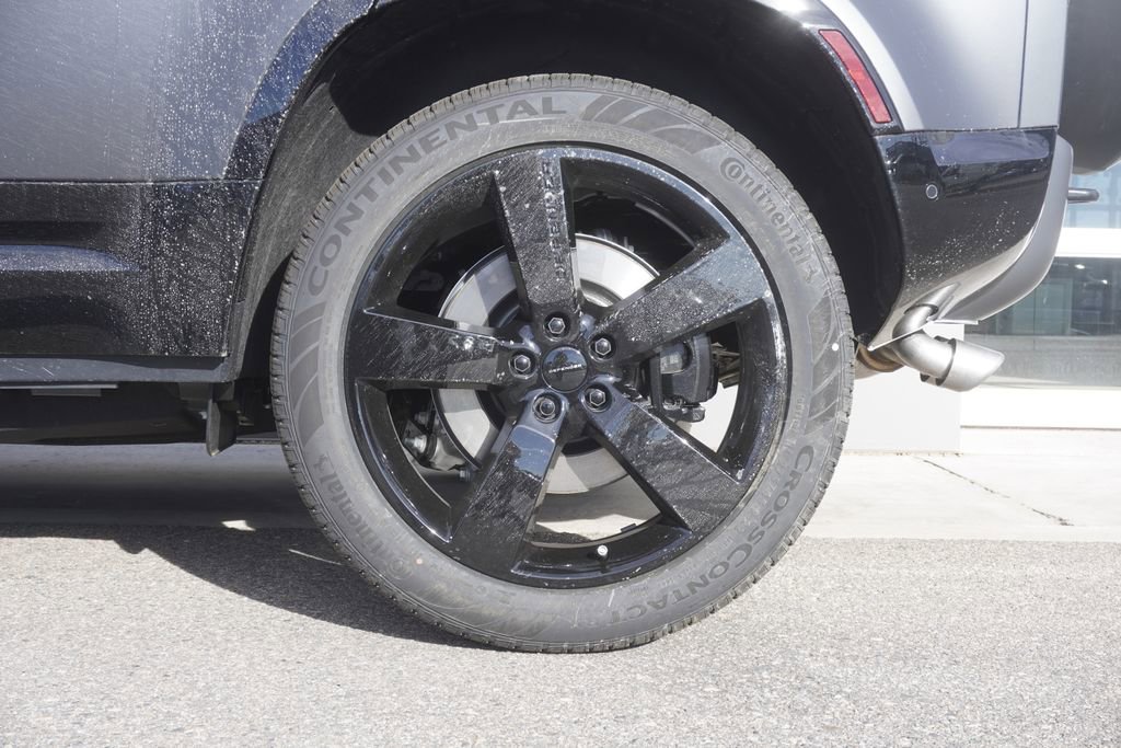 New 2026 Land Rover Defender 110 V8 image 32