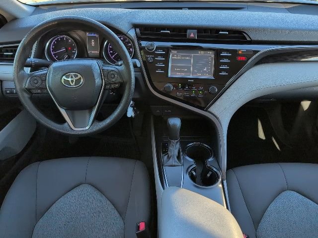 Used 2020 Toyota Camry LE image 4