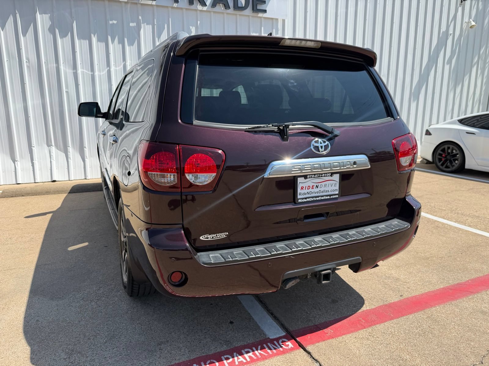 Used 2018 Toyota Sequoia Limited w/ Safety & Convenience Package RWD image 5