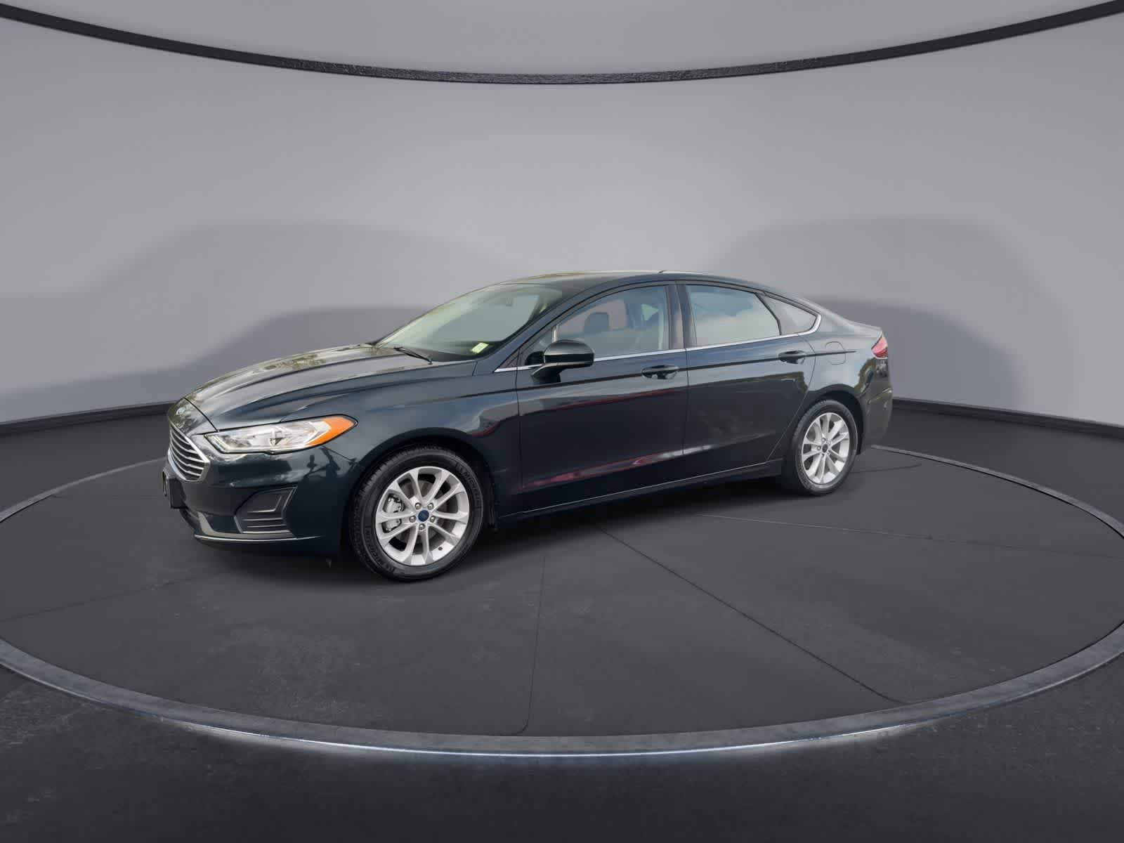 Used 2020 Ford Fusion SE FWD image 4