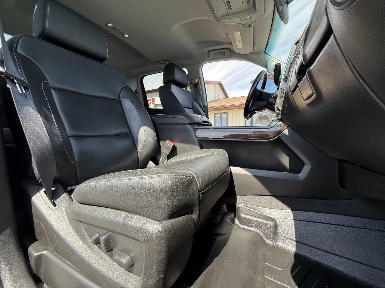 Used 2019 GMC Sierra 2500 SLT w/ Duramax Plus Package AWD/4WD image 14