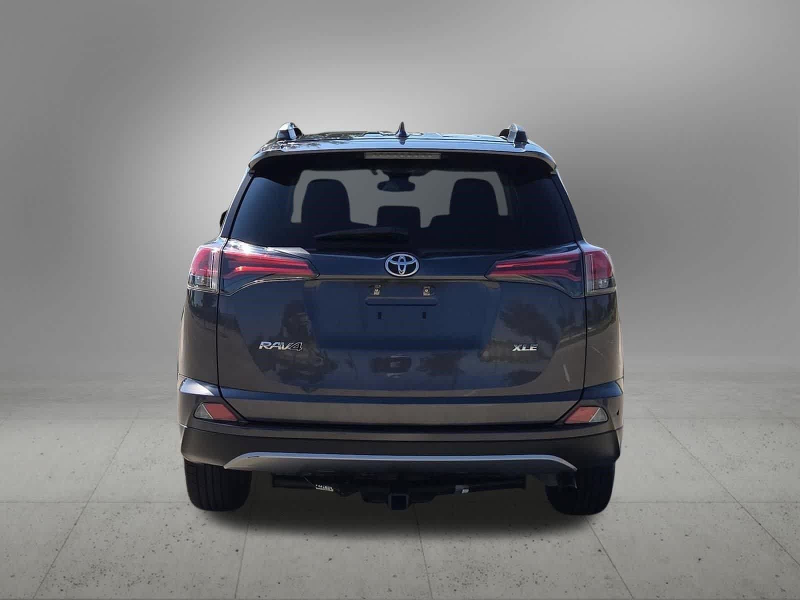 Used 2018 Toyota RAV4 XLE FWD image 5