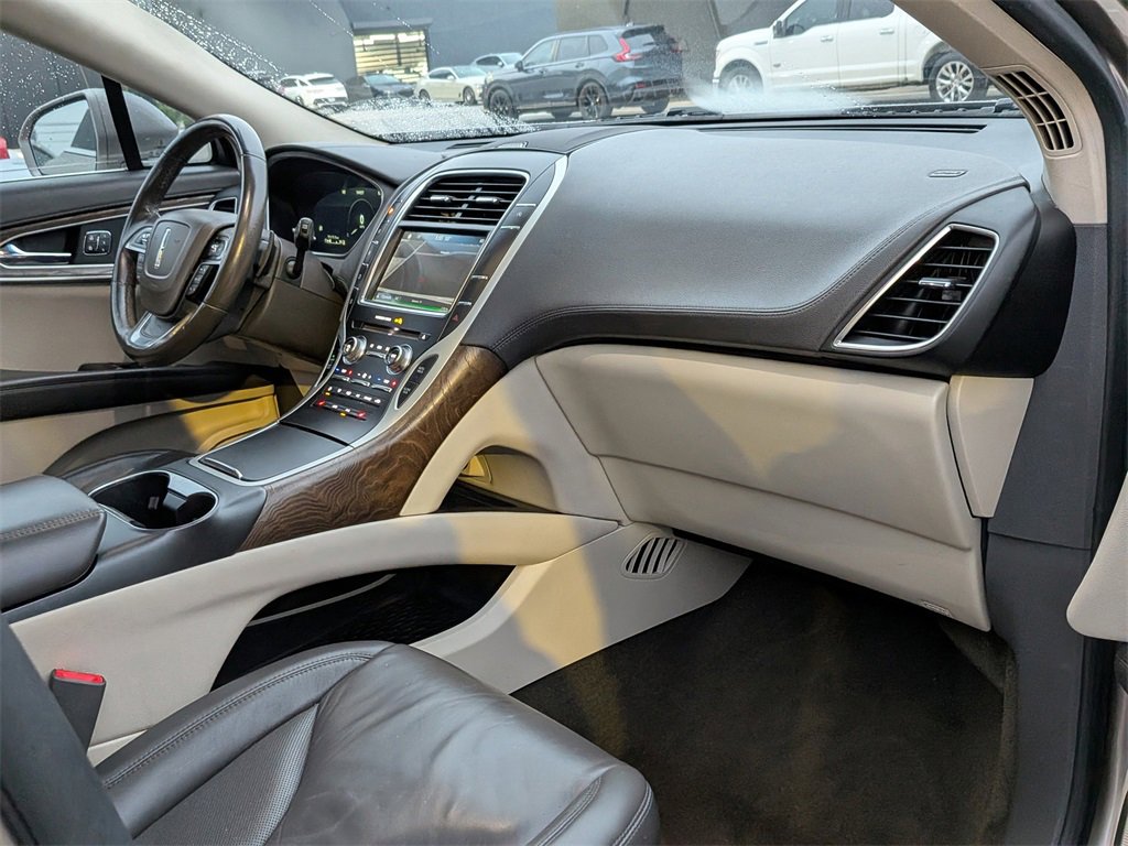 Used 2019 Lincoln Nautilus Select image 30