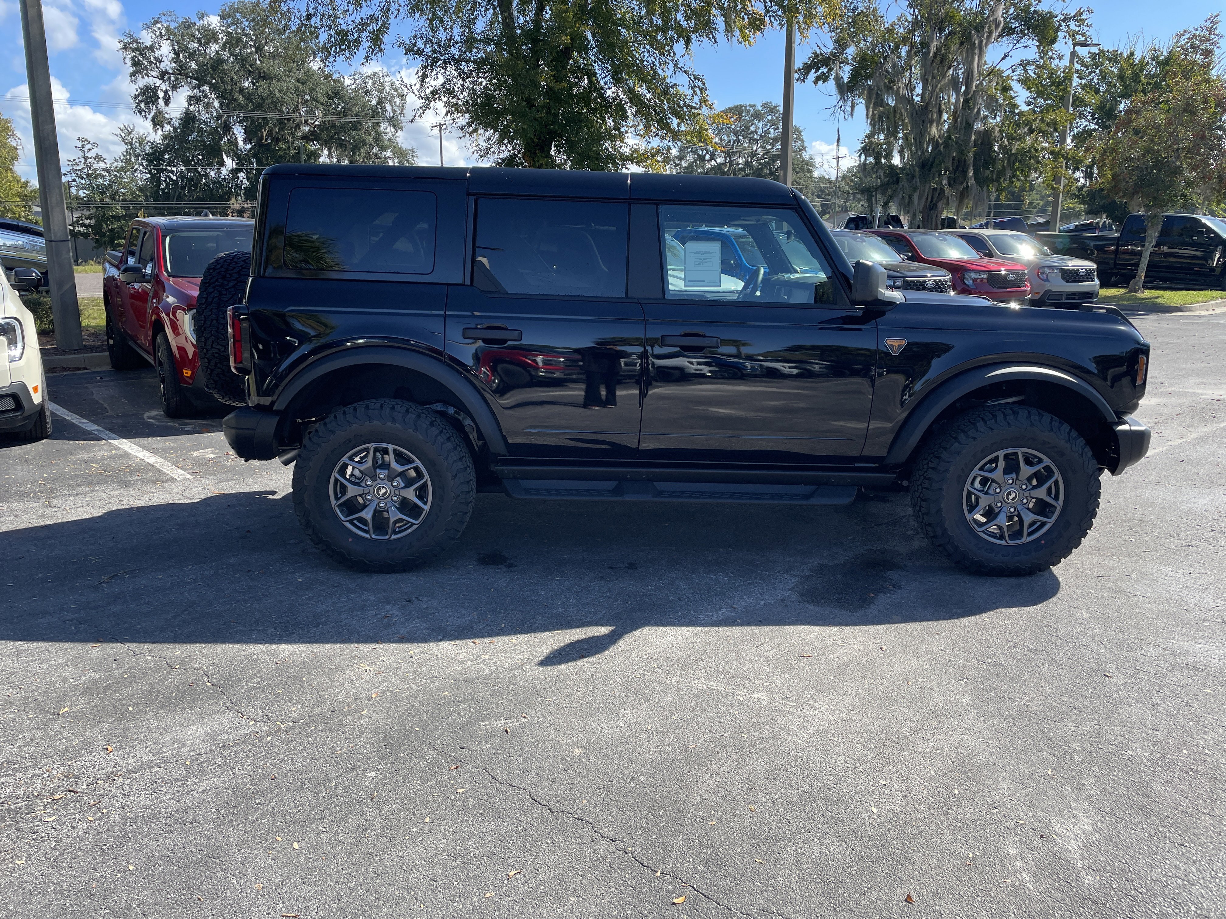 New 2025 Ford Bronco Badlands image 8