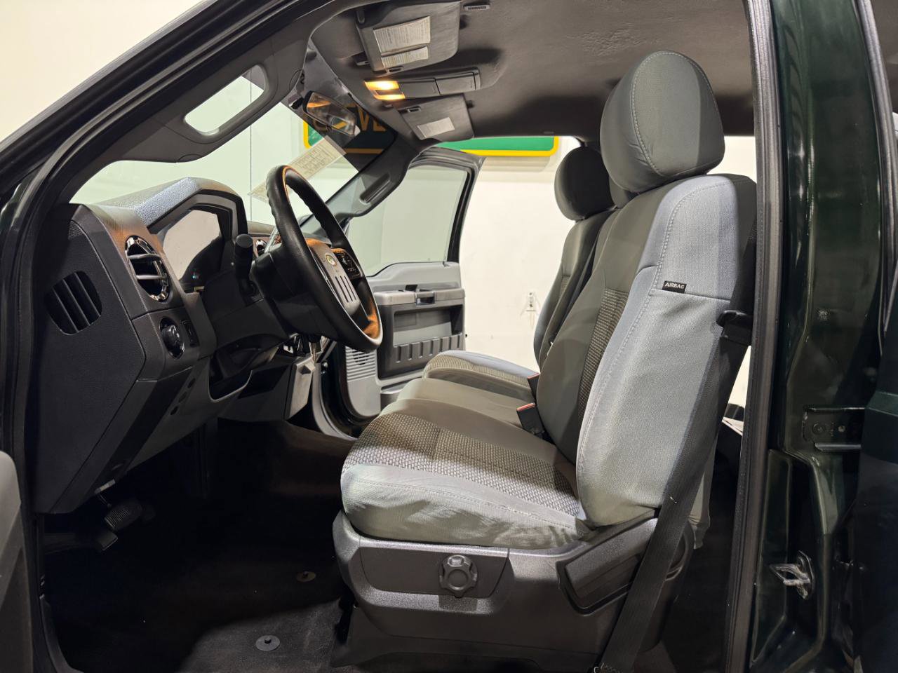 Used 2016 Ford F250 XLT w/ FX4 Off-Road Package image 13