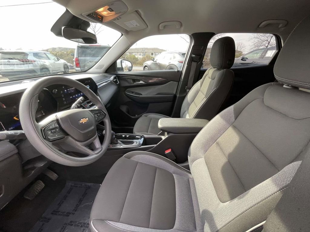 Used 2025 Chevrolet TrailBlazer LT image 28