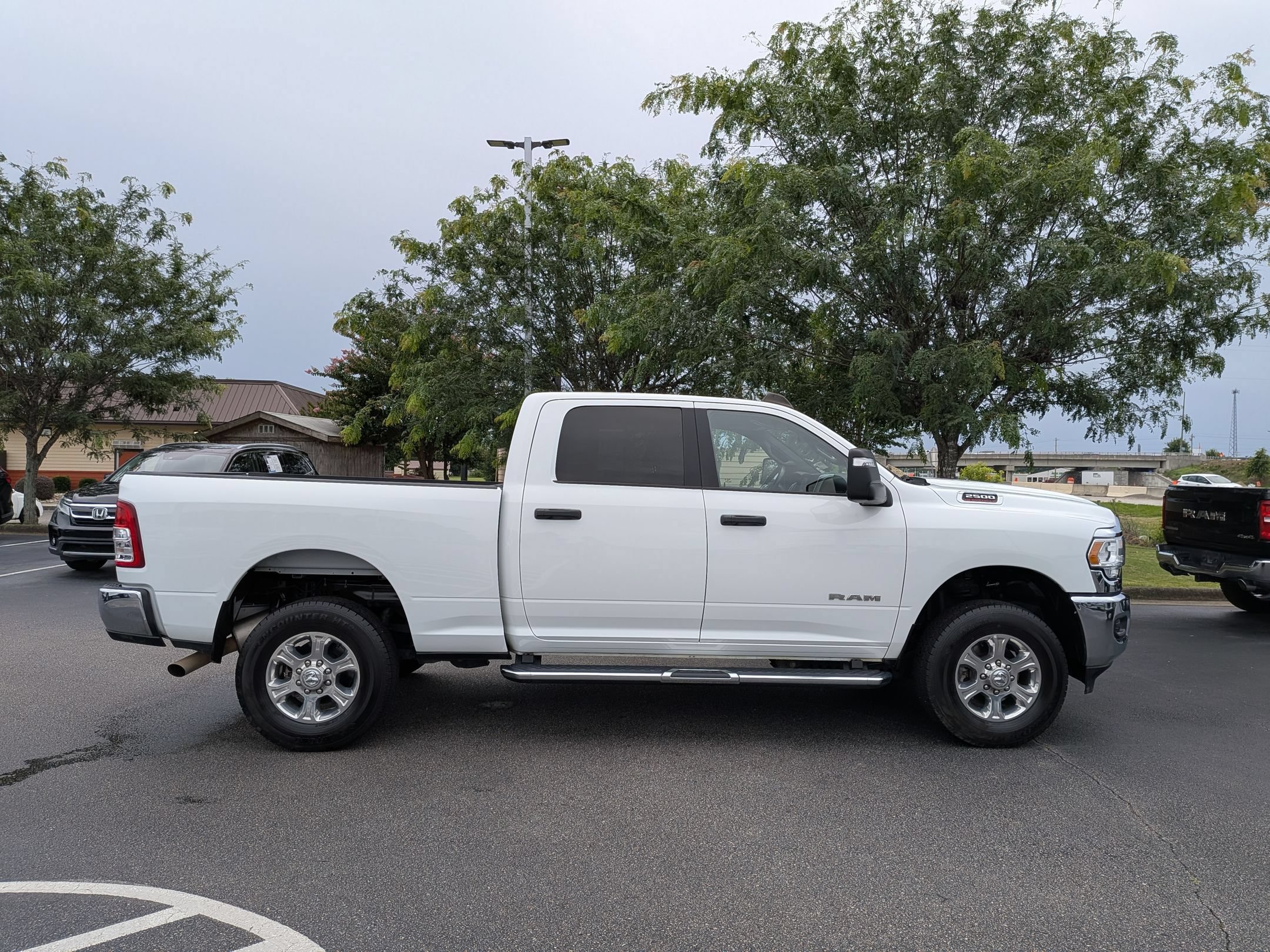 Used 2024 RAM 2500 Big Horn AWD/4WD image 2