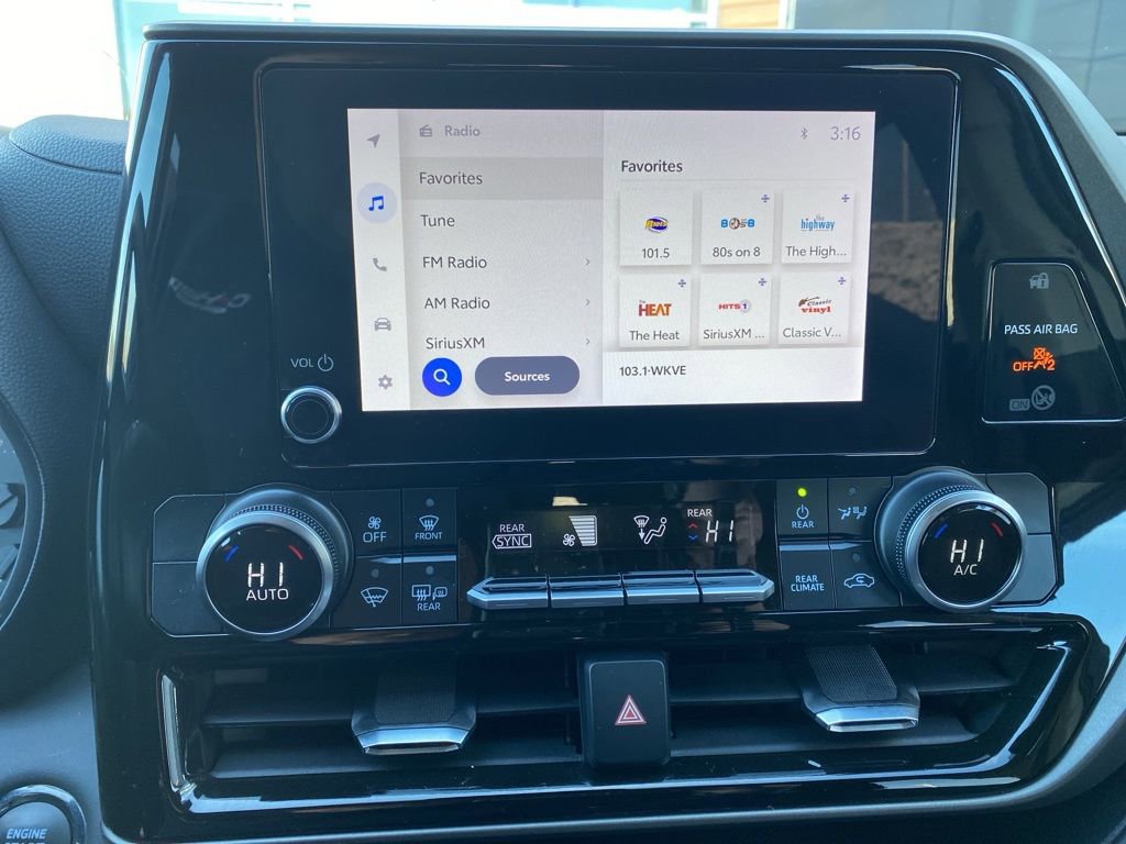 Used 2023 Toyota Highlander LE image 37