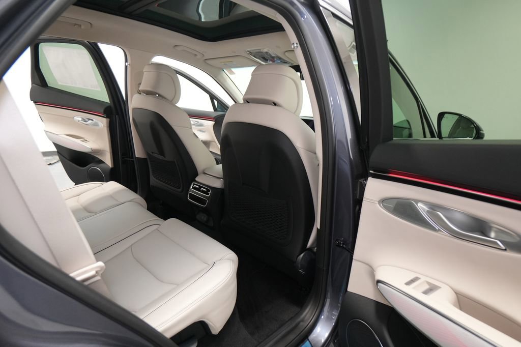 New 2026 Genesis GV70 2.5T Advanced image 29