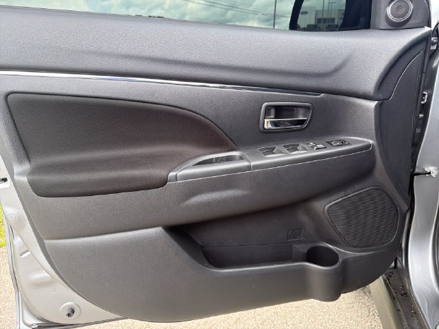 Used 2025 Mitsubishi Outlander Sport AWD image 9