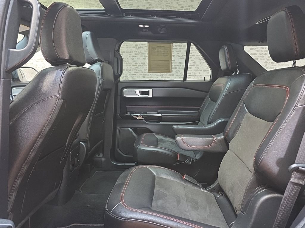 Used 2022 Ford Explorer ST-Line w/ Class IV Trailer Tow Package AWD/4WD image 16