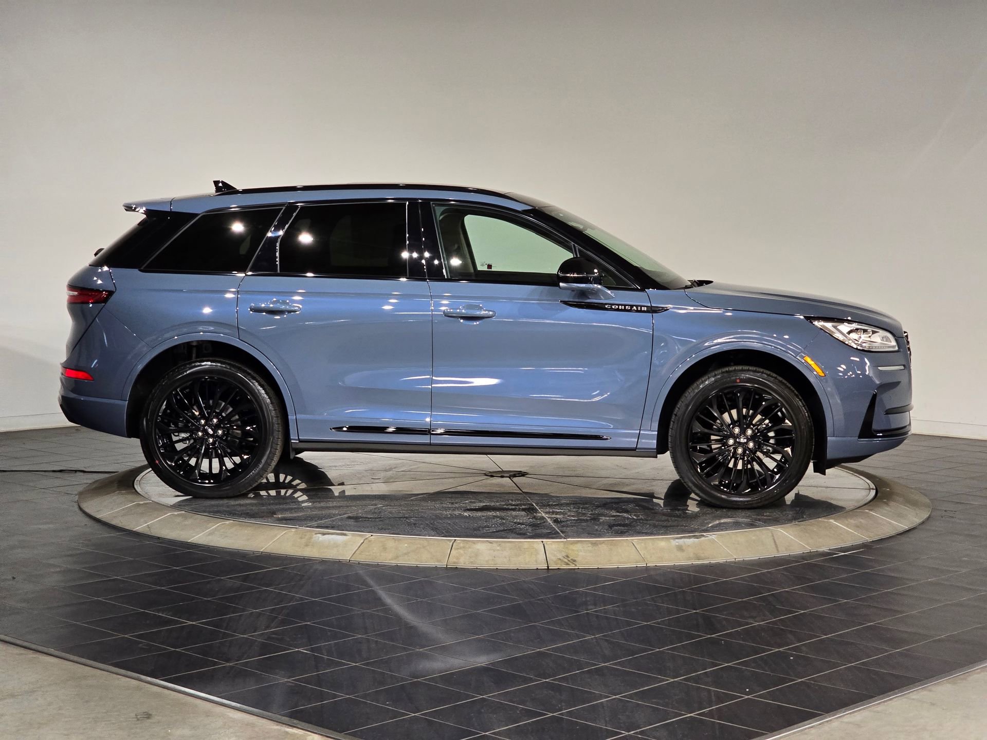 New 2025 Lincoln Corsair Reserve w/ Equipment Group 202A video 3