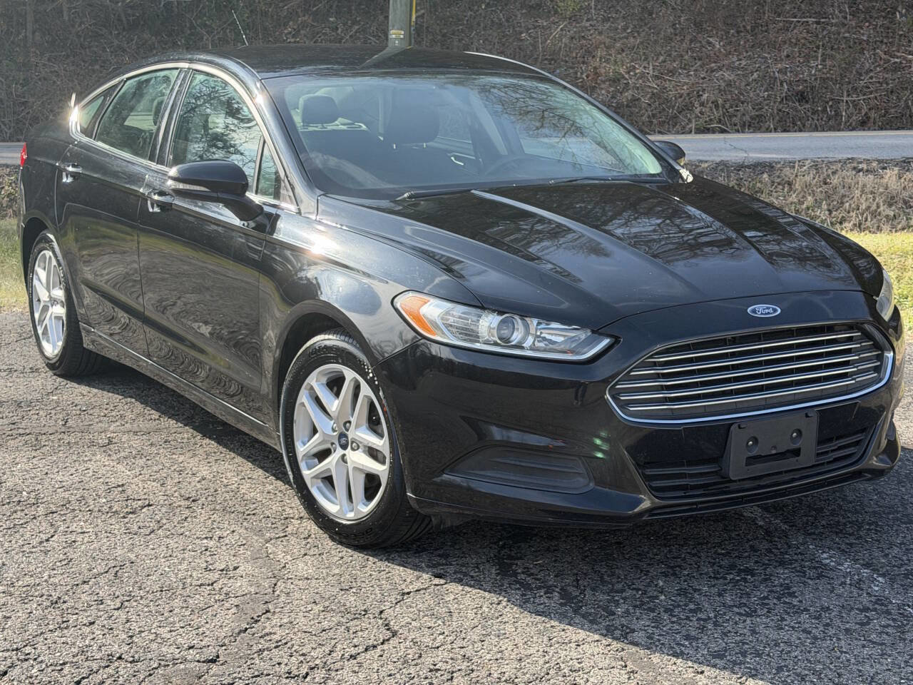 Used 2016 Ford Fusion SE image 1