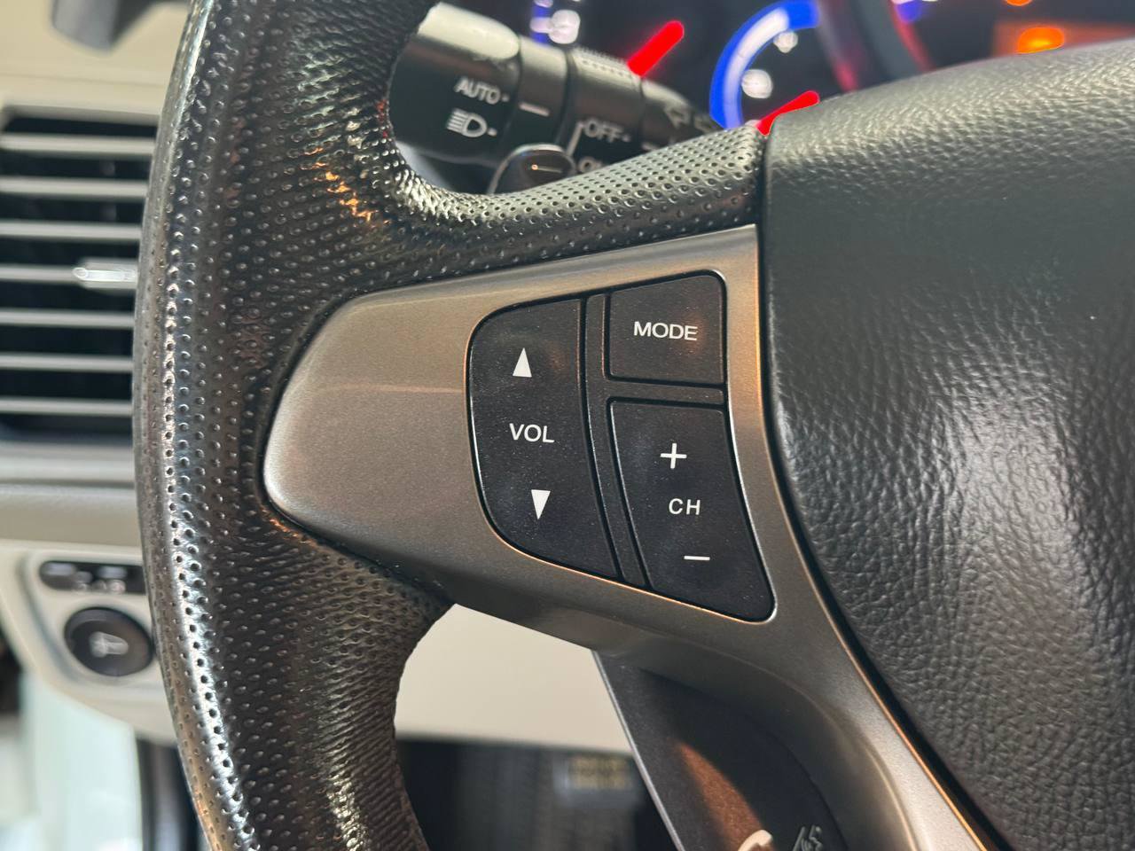 Used 2010 Acura RDX SH-AWD image 21
