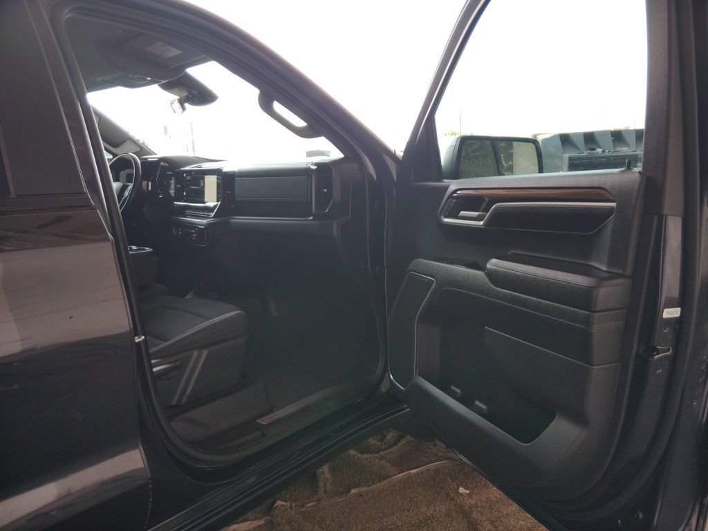 Used 2022 Chevrolet Silverado 1500 RST AWD/4WD image 10
