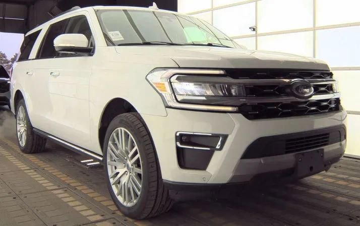 Used 2024 Ford Expedition Max Limited image 1