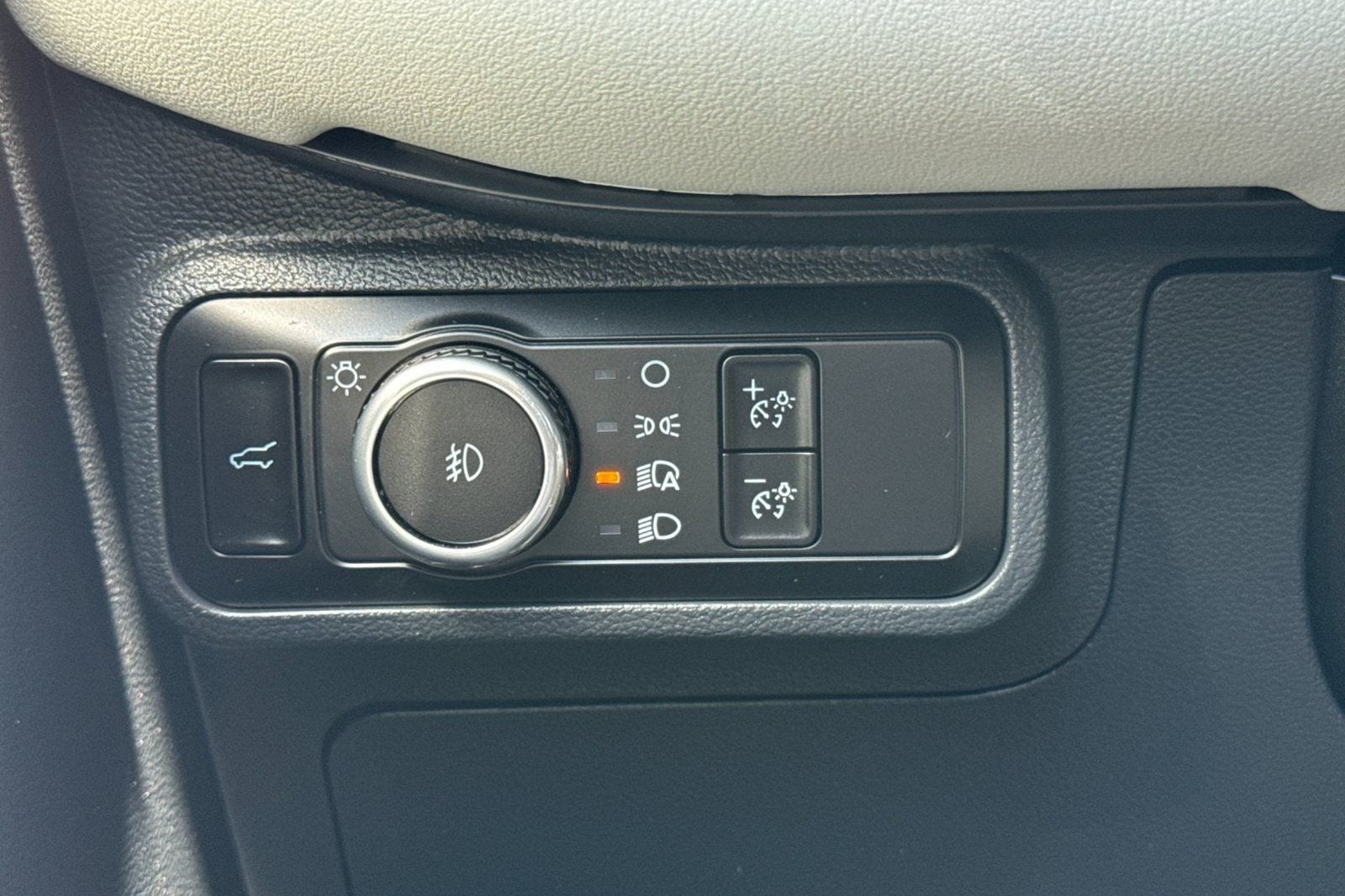 Used 2025 Ford Explorer Platinum w/ Ultimate Package RWD image 38
