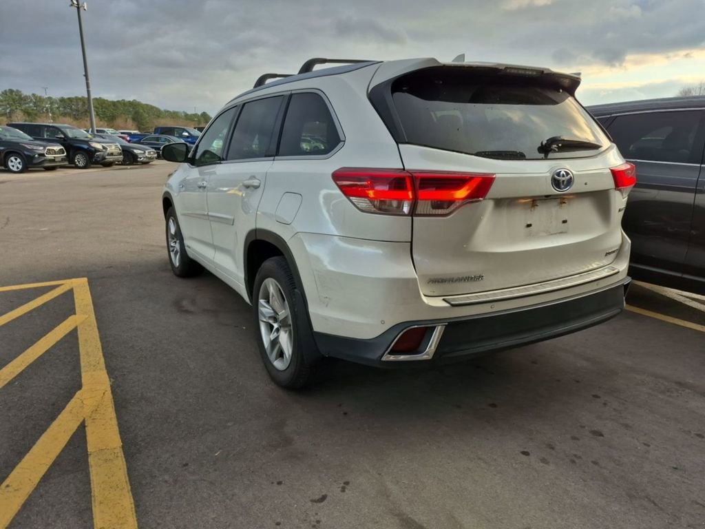 Used 2017 Toyota Highlander Limited w/ Protection Package #3 image 3