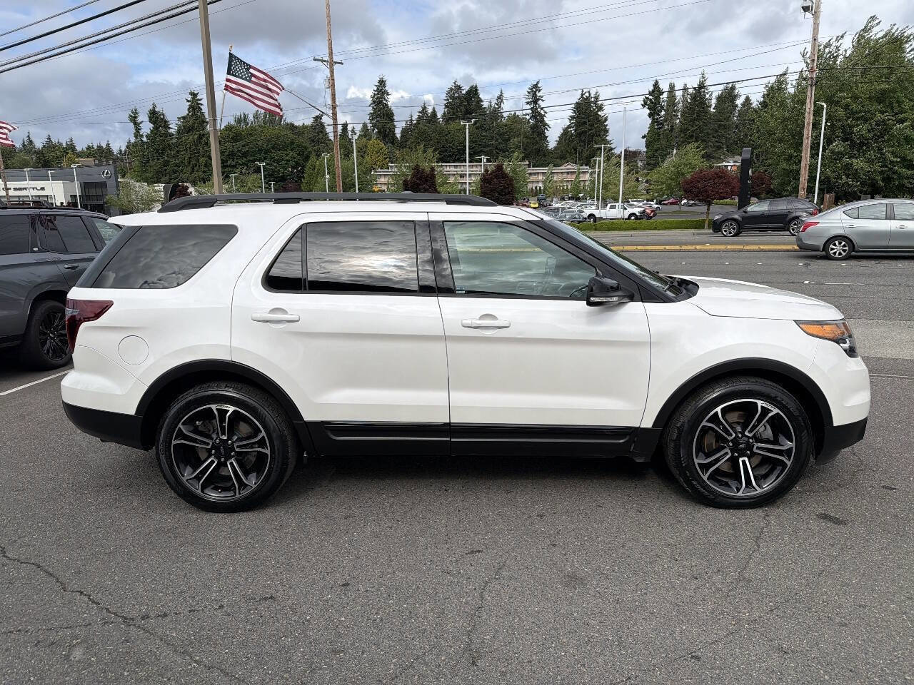 Used 2015 Ford Explorer Sport w/ Equipment Group 401A AWD/4WD image 9