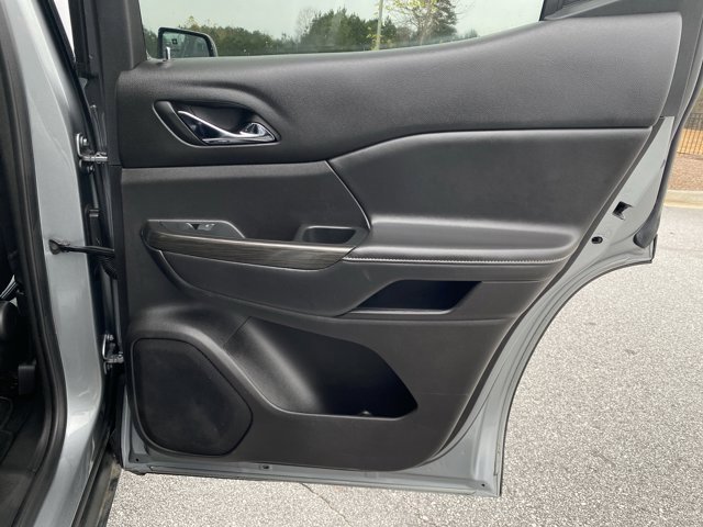 Used 2023 GMC Acadia SLT image 31