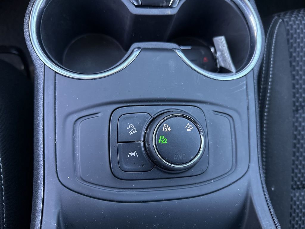 Used 2024 GMC Terrain SLE image 28