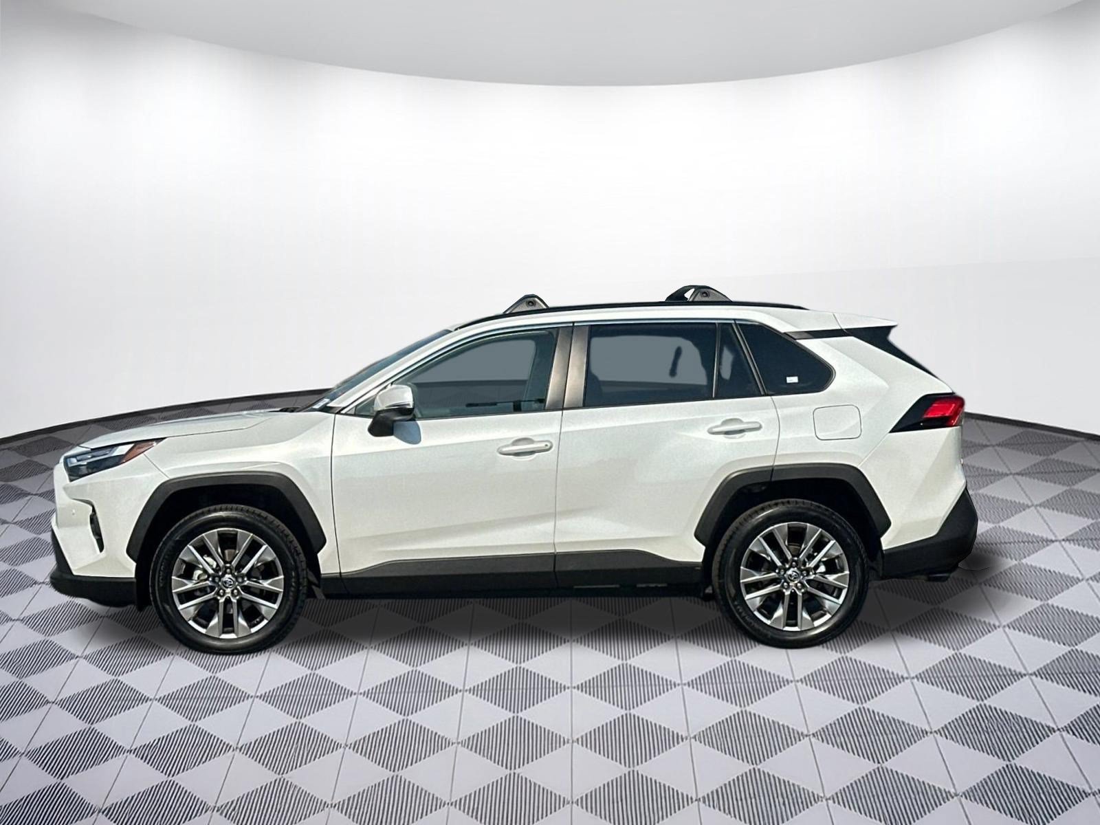 Used 2025 Toyota RAV4 XLE Premium w/ Weather Package AWD/4WD image 2