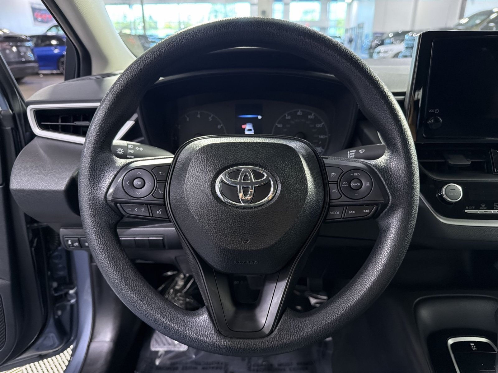 Used 2025 Toyota Corolla LE FWD image 25