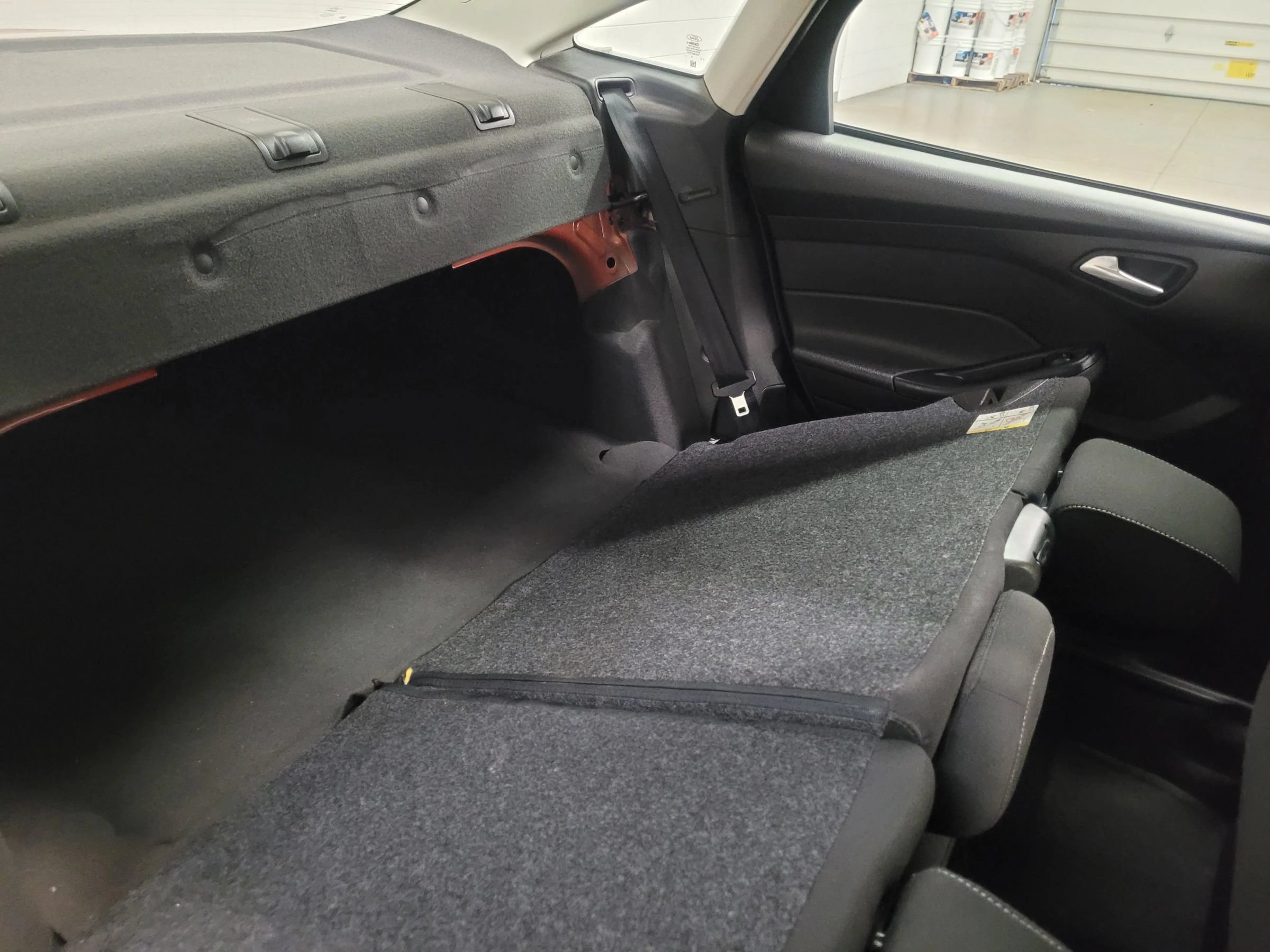 Used 2018 Ford Focus SE FWD image 17