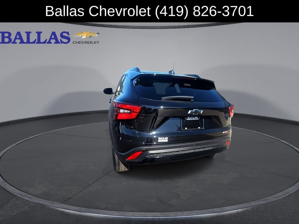 Used 2025 Chevrolet Trax RS w/ Sunroof Package FWD image 7