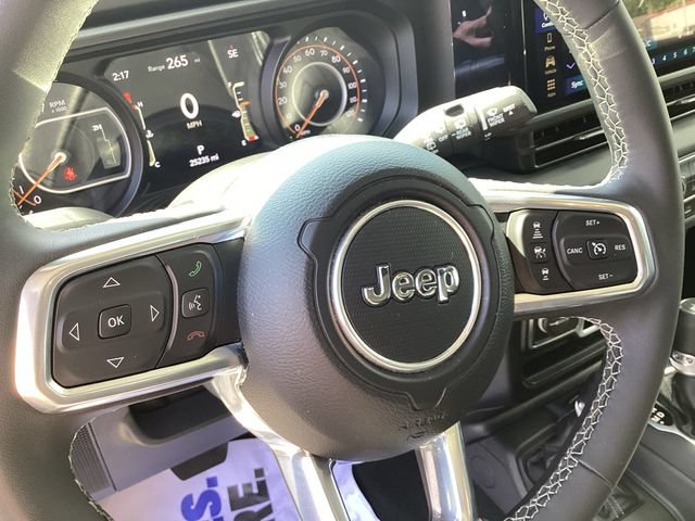 Certified 2025 Jeep Wrangler Unlimited Sahara AWD/4WD image 12