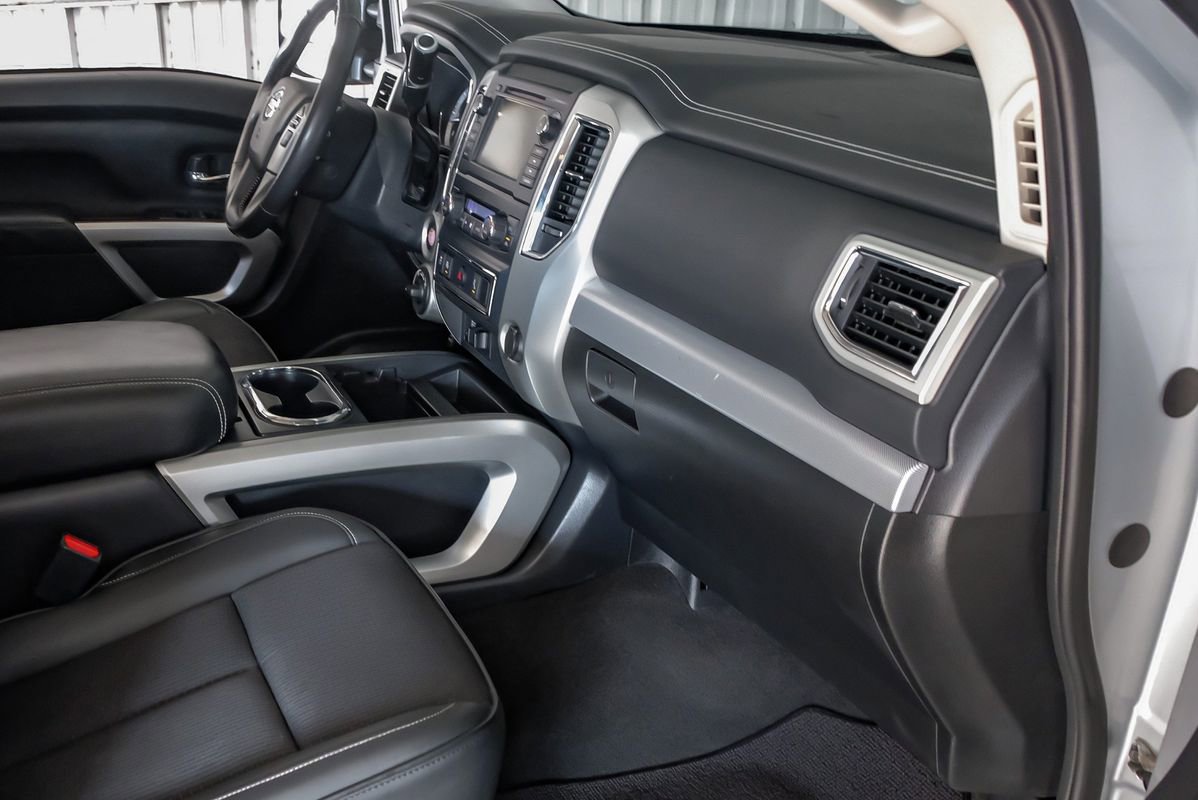 Used 2019 Nissan Titan PRO-4X image 12