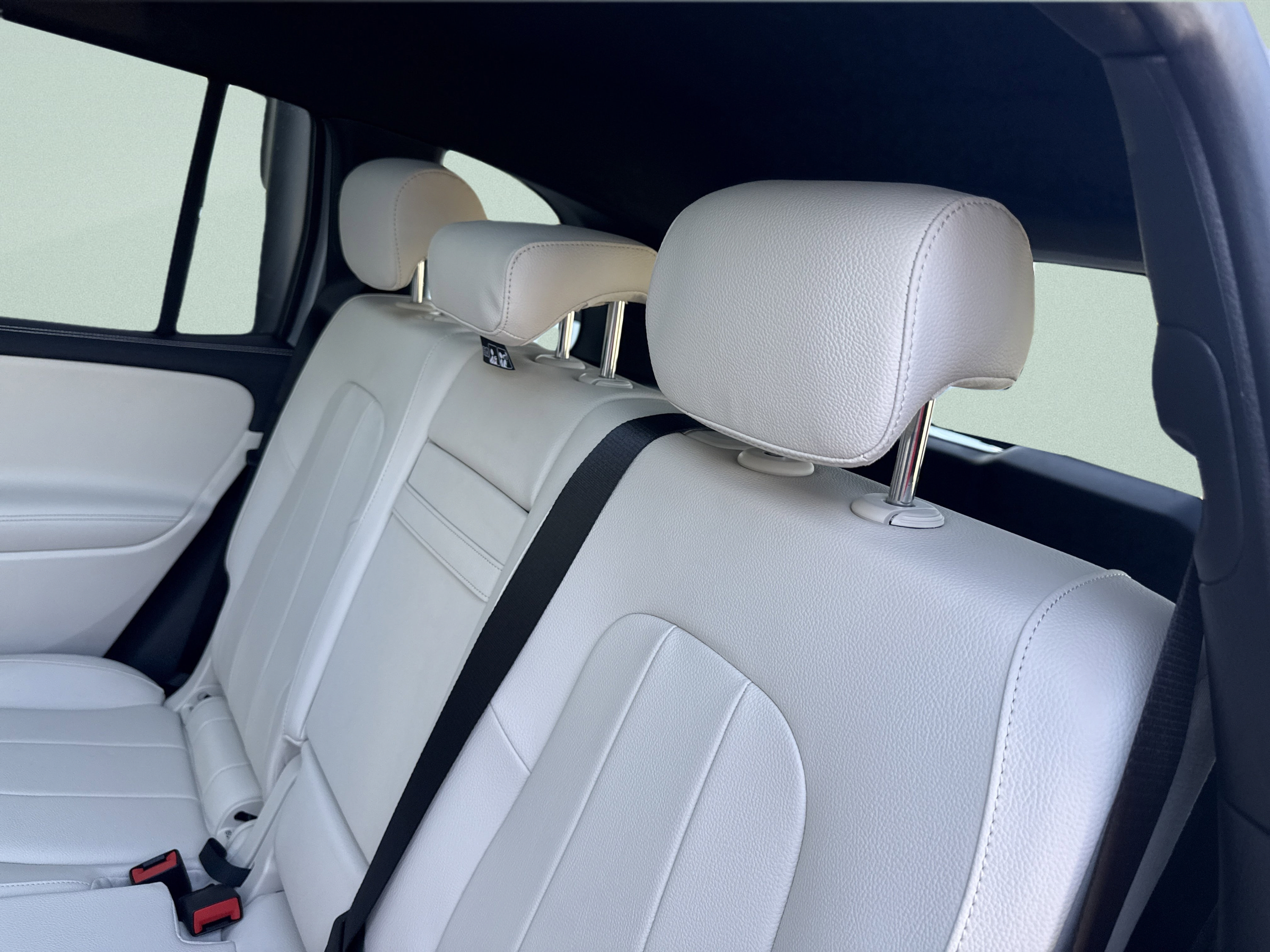 New 2026 Mercedes-Benz GLB 250 image 11